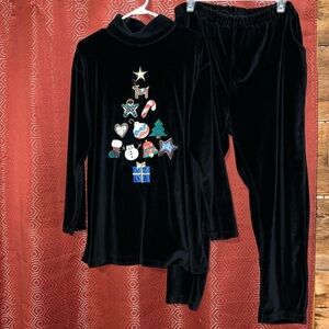 Eagle’s Eye Black Christmas Tree Jogging Suit L